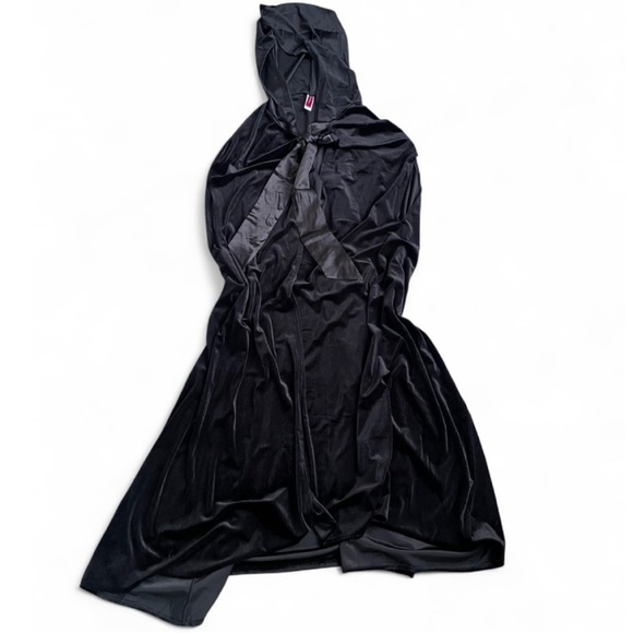 Hooded velour Cape - Picture 1 of 3